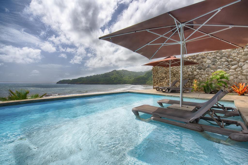 Pagua Bay House - Oceanfront Cabana'S Marigot Eksteriør billede
