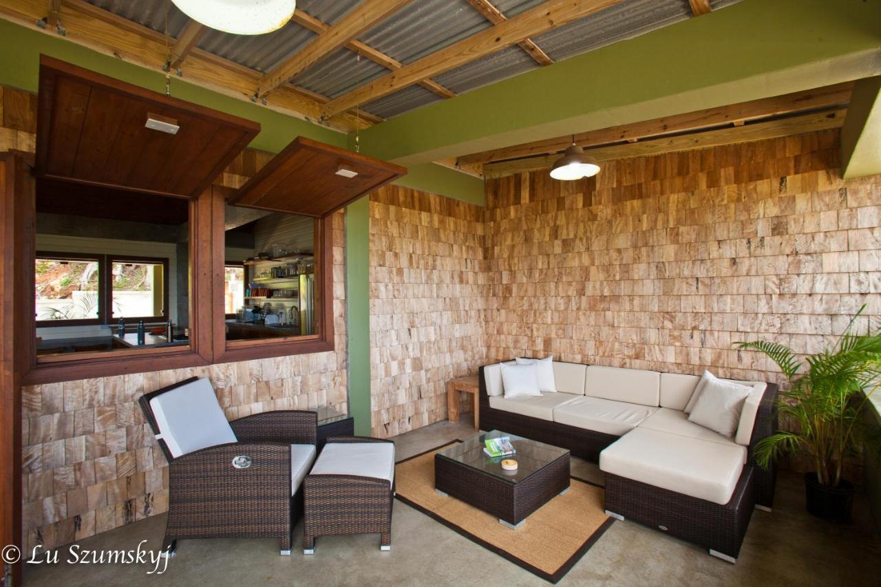 Pagua Bay House - Oceanfront Cabana'S Marigot Eksteriør billede