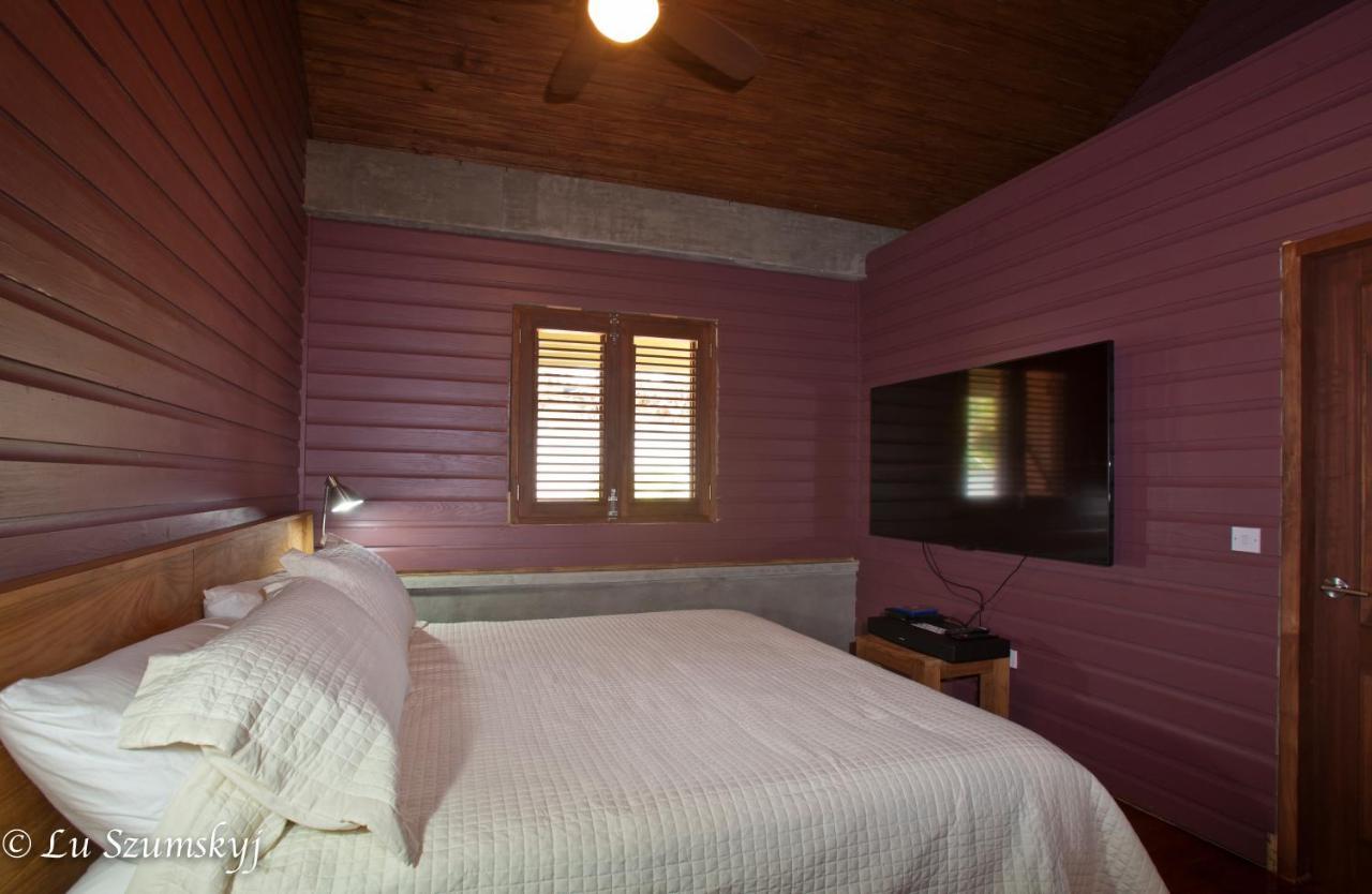 Pagua Bay House - Oceanfront Cabana'S Marigot Eksteriør billede
