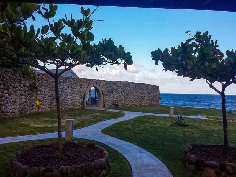 Pagua Bay House - Oceanfront Cabana'S Marigot Eksteriør billede