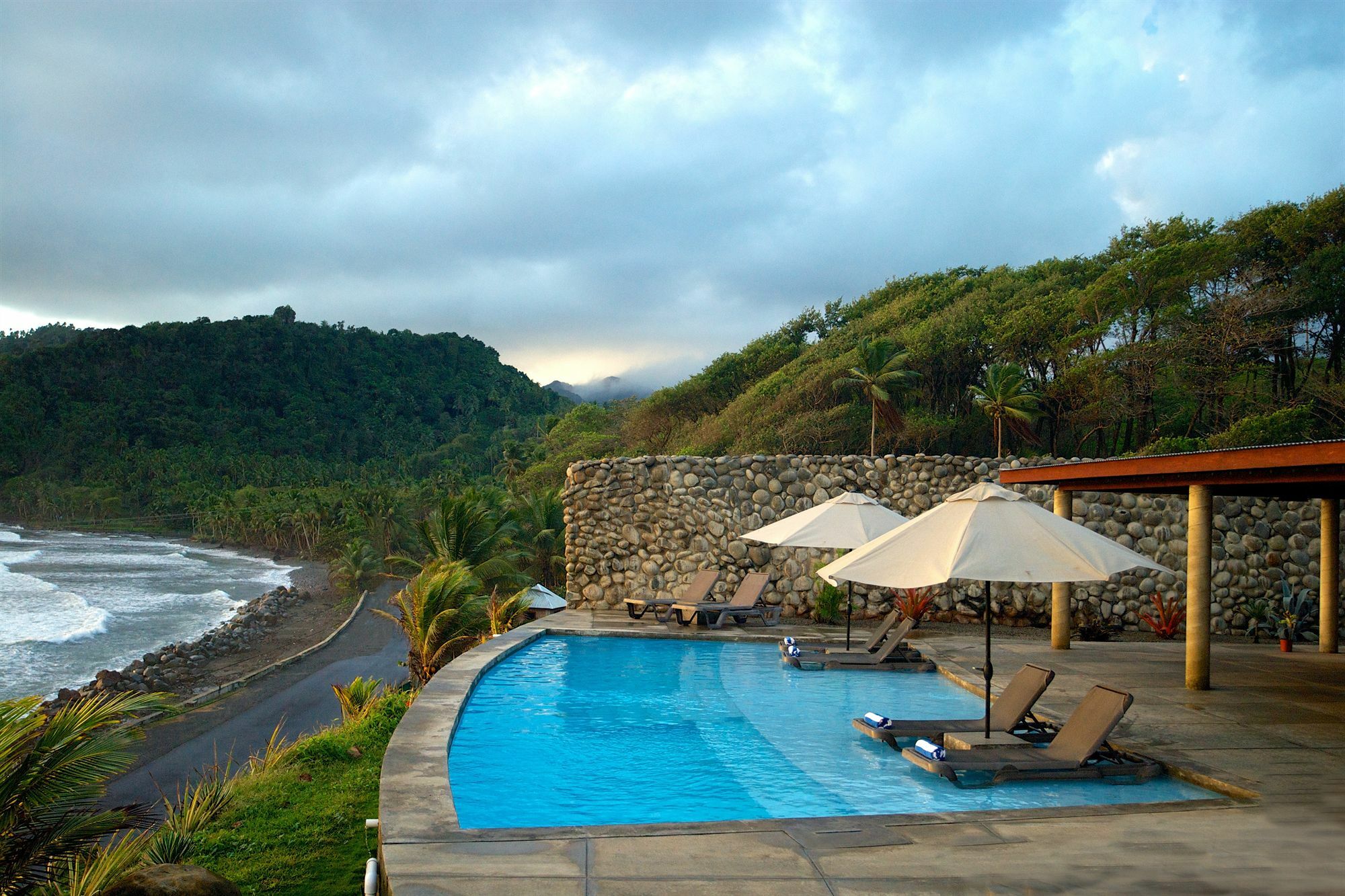 Pagua Bay House - Oceanfront Cabana'S Marigot Eksteriør billede